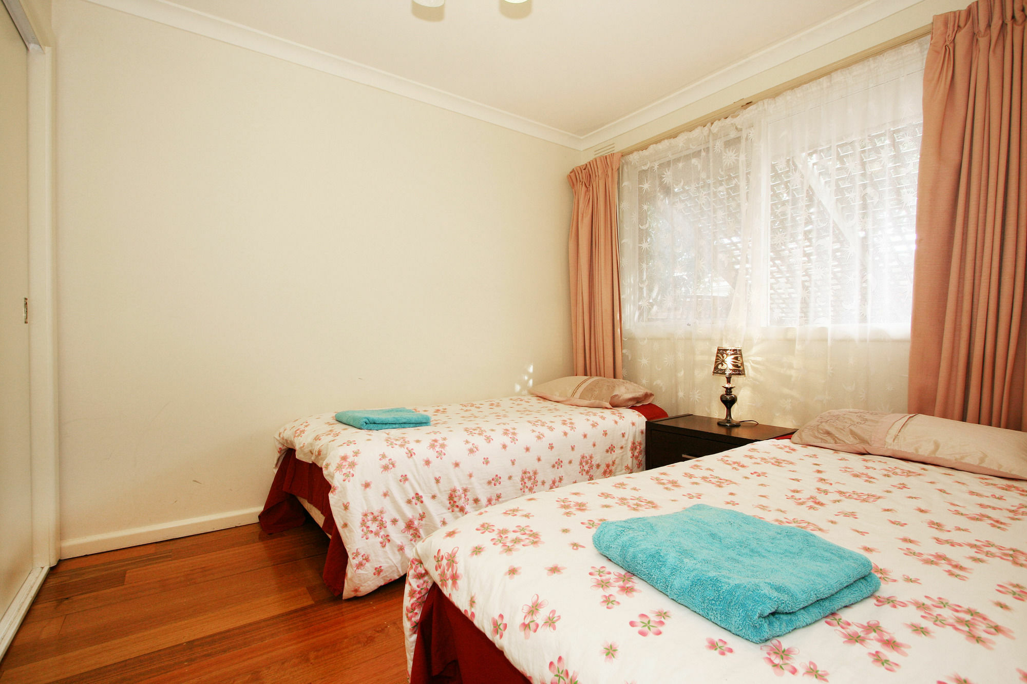 3 43 Thames Holiday Unit Box Hill Extérieur photo